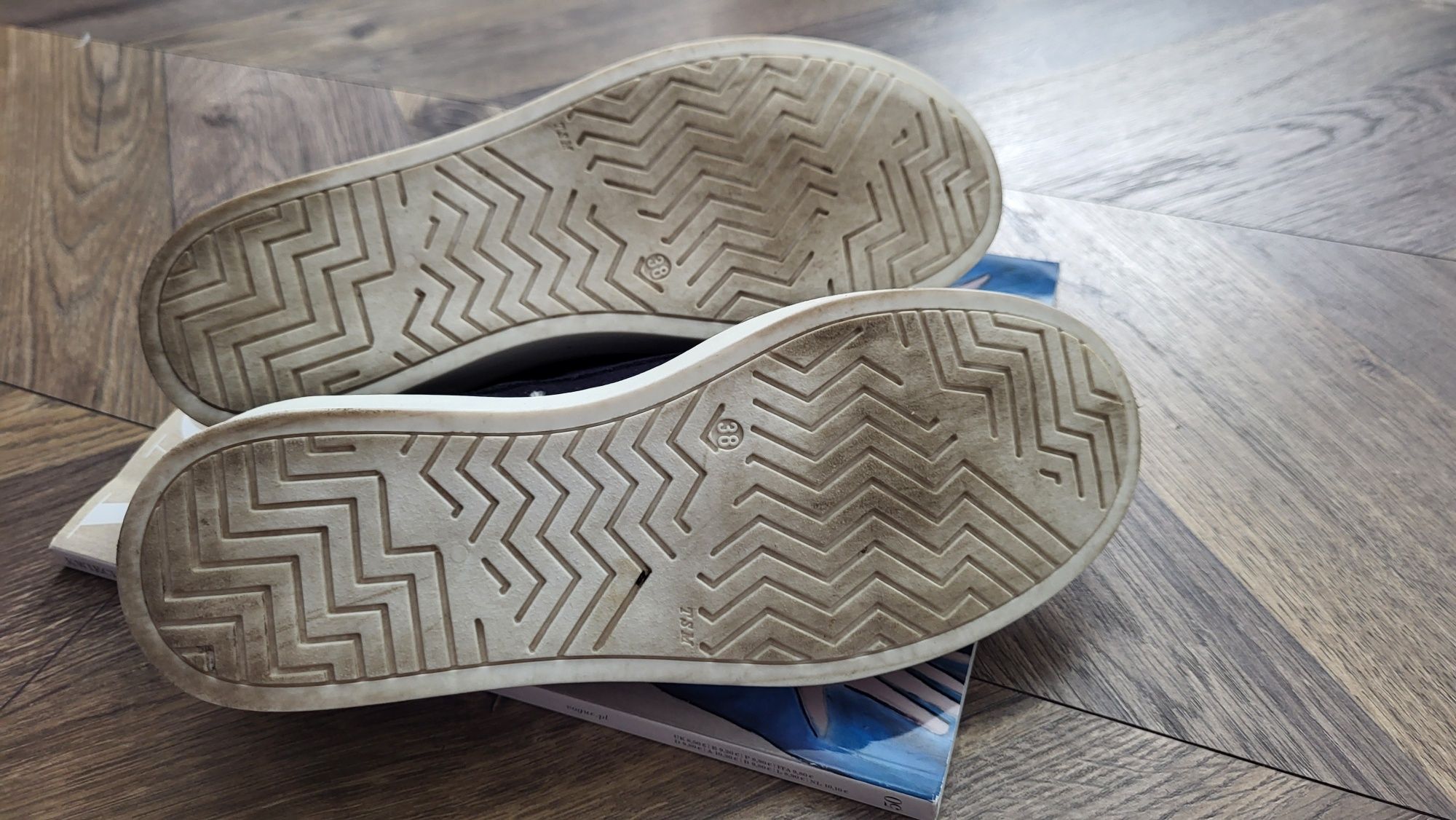 Шикарні іспанські замшеві туфлі кеди мокасини на липучці розмір 38