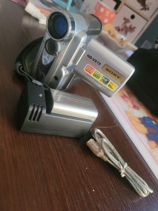 Stara kamera Sony HD-VX19