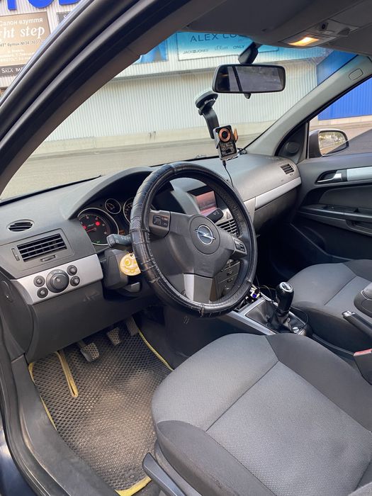 Opel Astra H 1.9 дизель 2006