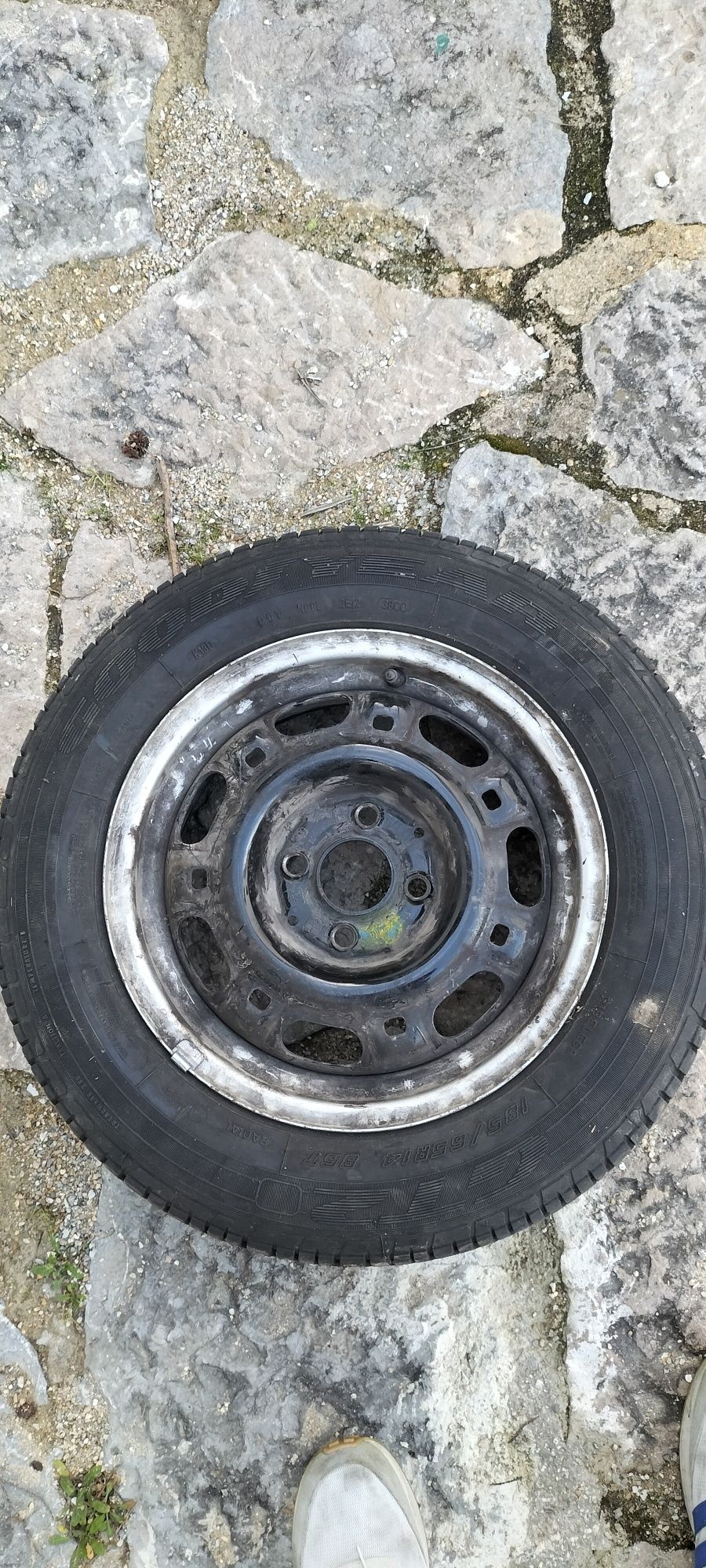 Jante com pneu VW passat