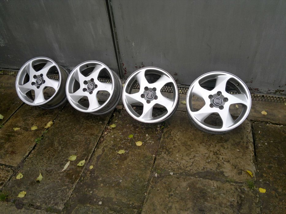 Оригінальні литі диски 5-108 R16 Volvo V50 у відмінному стані