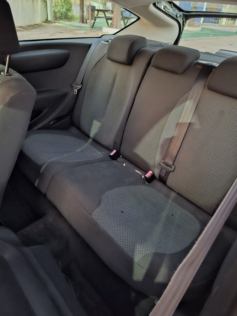 Vendo ou troco citroen c4 coupe 1.4 16v gasolina em otimo estado