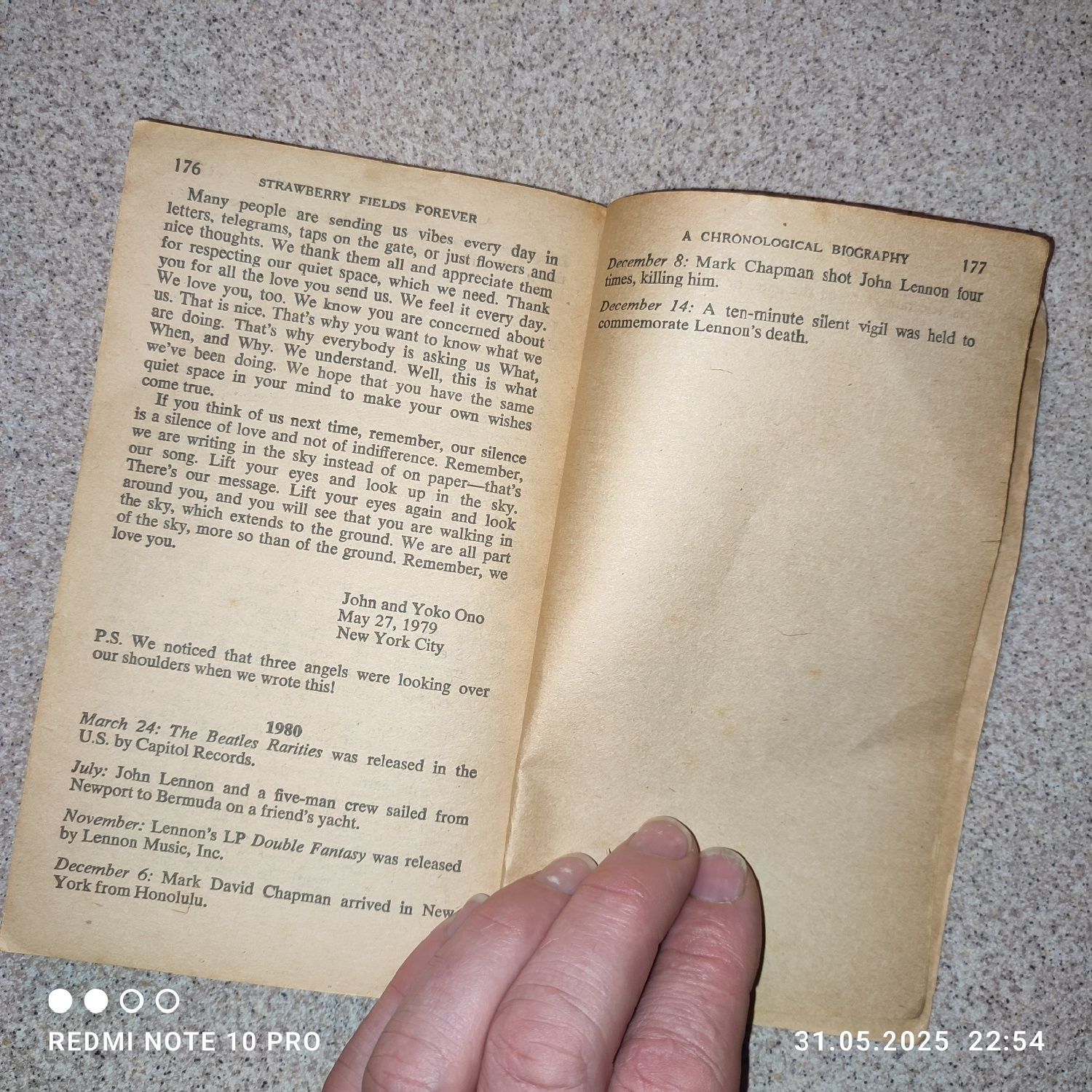 Книга про Джона Леннона