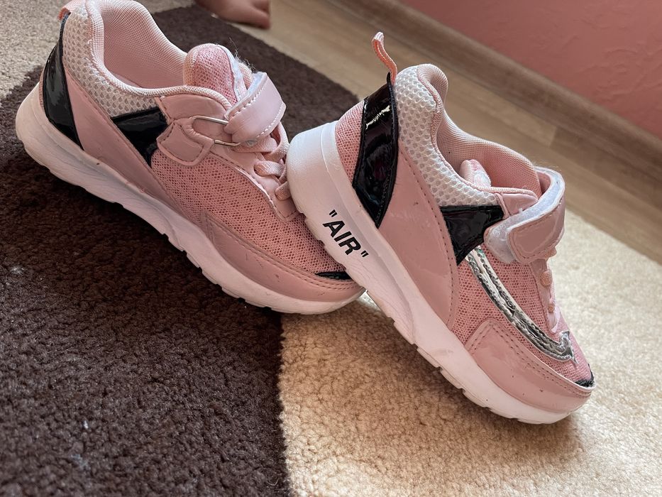 Кроссовки 28-размер