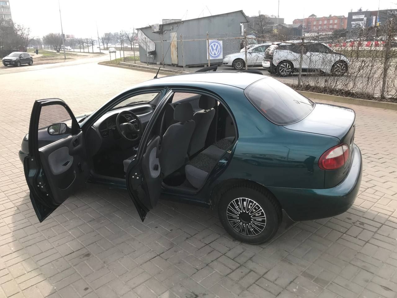 Daewoo Lanos 2007 
 З пробігом 84тис рідного
 бенз