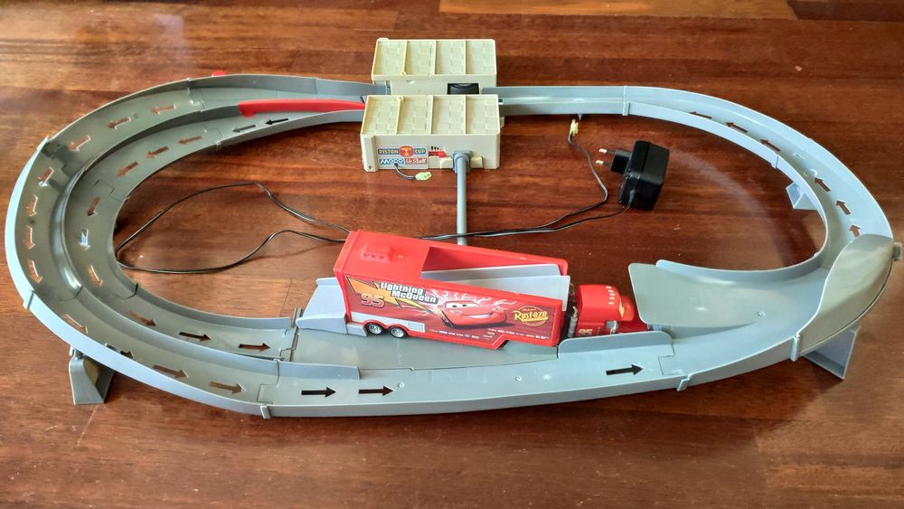 Pista de carros automática (Filme Cars)