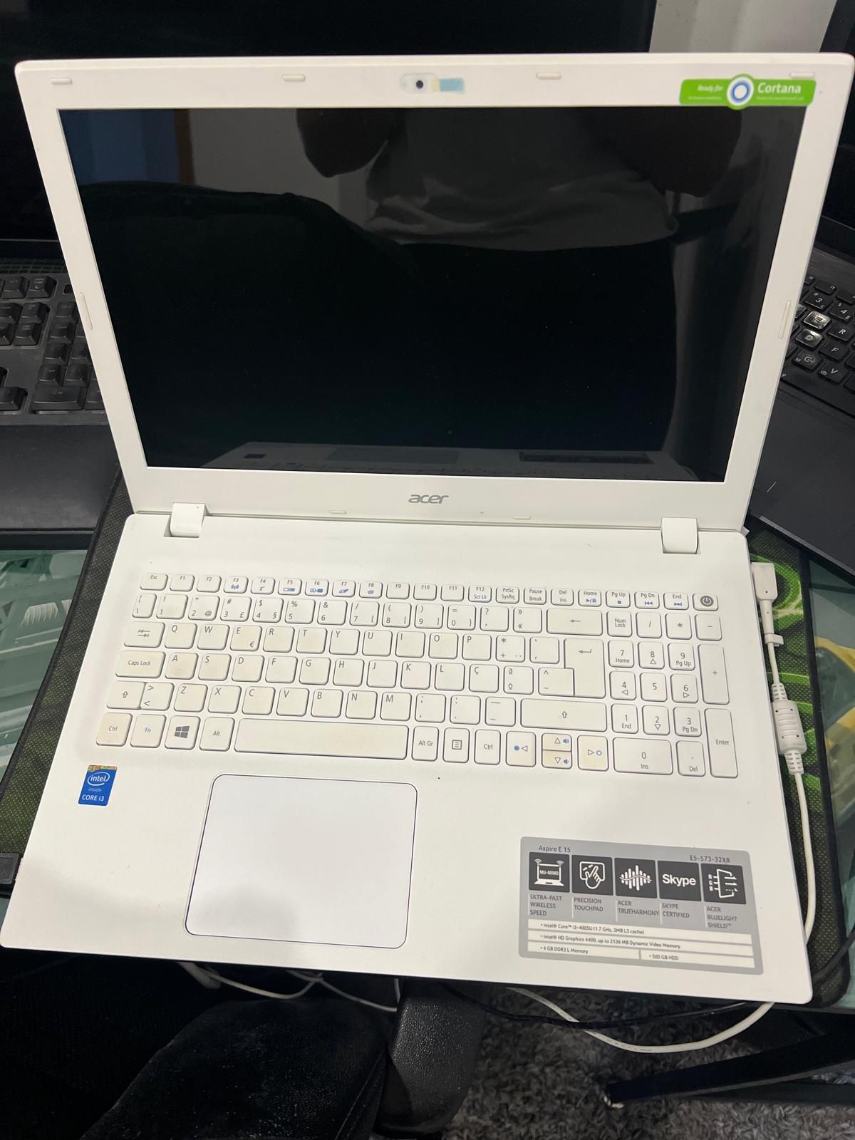Computador Acer branco