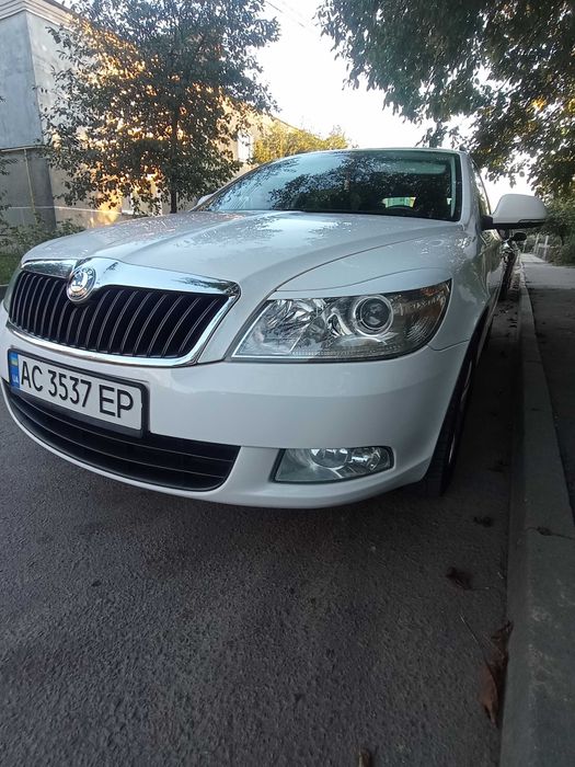 Продаж авто октавія