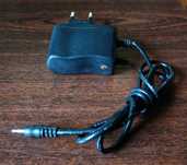 Zasilacz AC/DC, model HY-0910, micro-jack