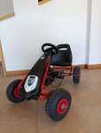 Carro brinquedo com problemas na corrente