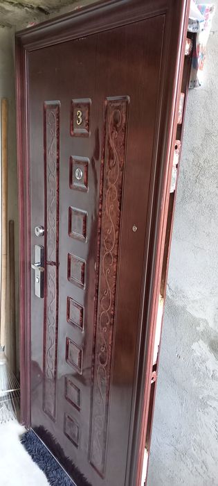 Продам вхідні двері