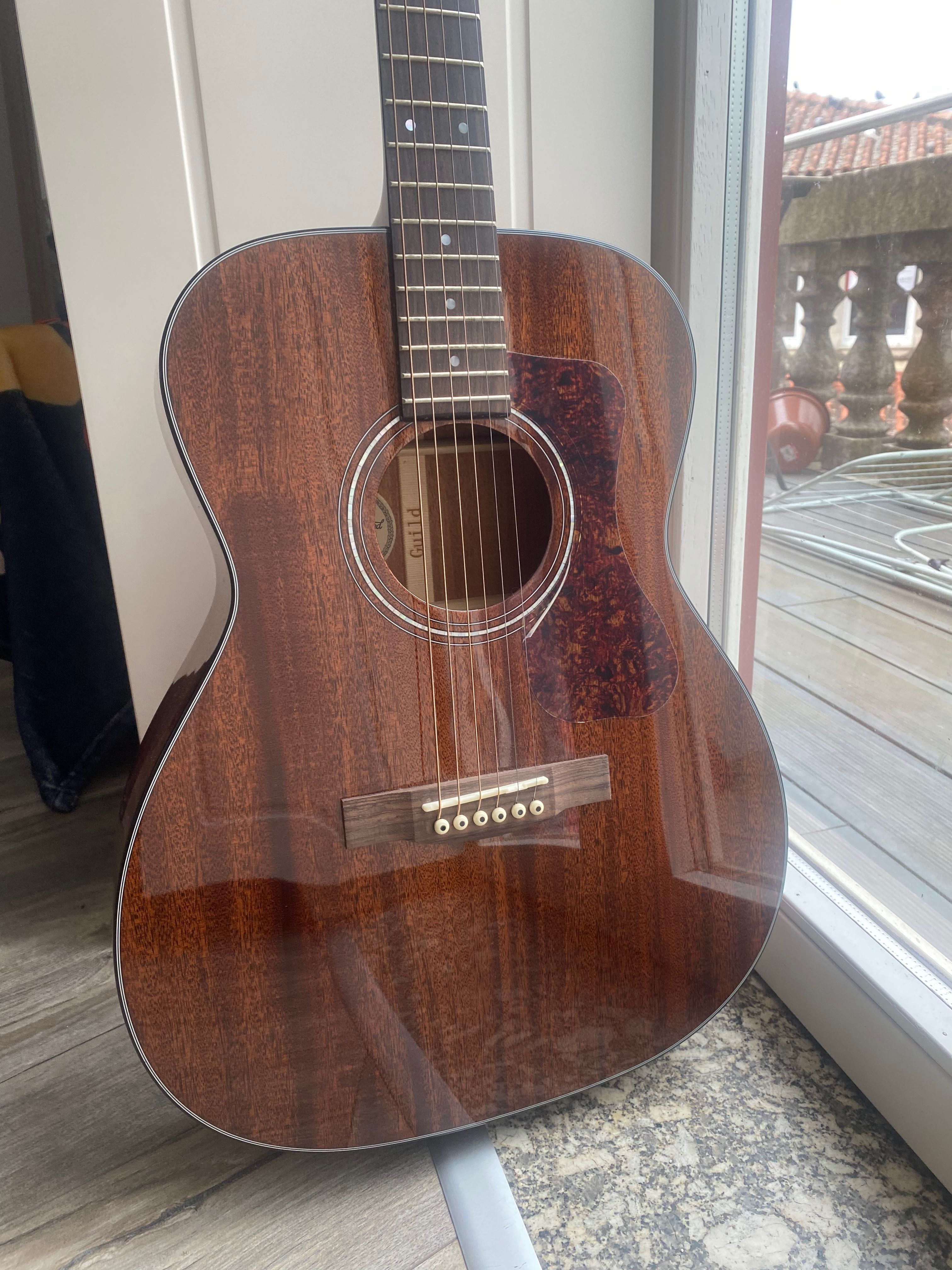 Vendo Guitarra GUILD OM-120