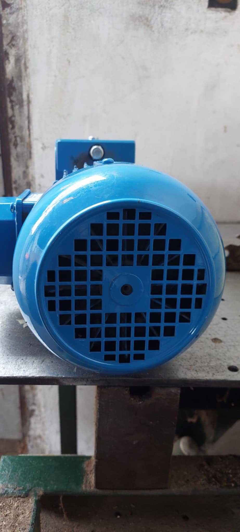Motoreduktor z przekładnią 0,55 kW