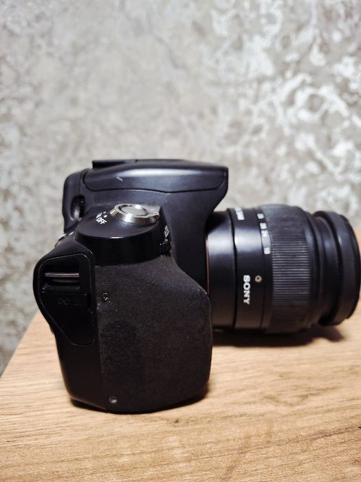 Sony A230 з об’єктивом 18-55мм