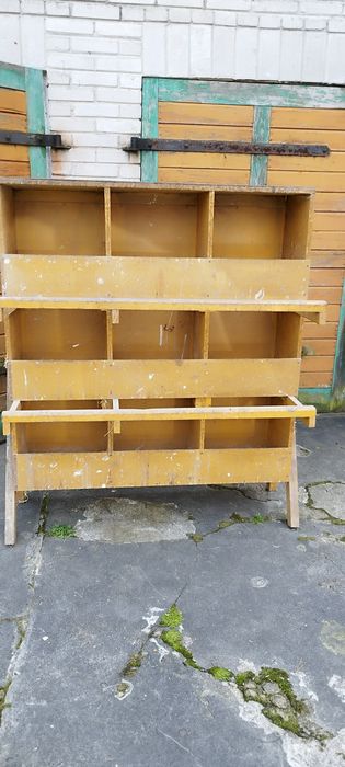 Gniazda dla kur z 9 przegrodami