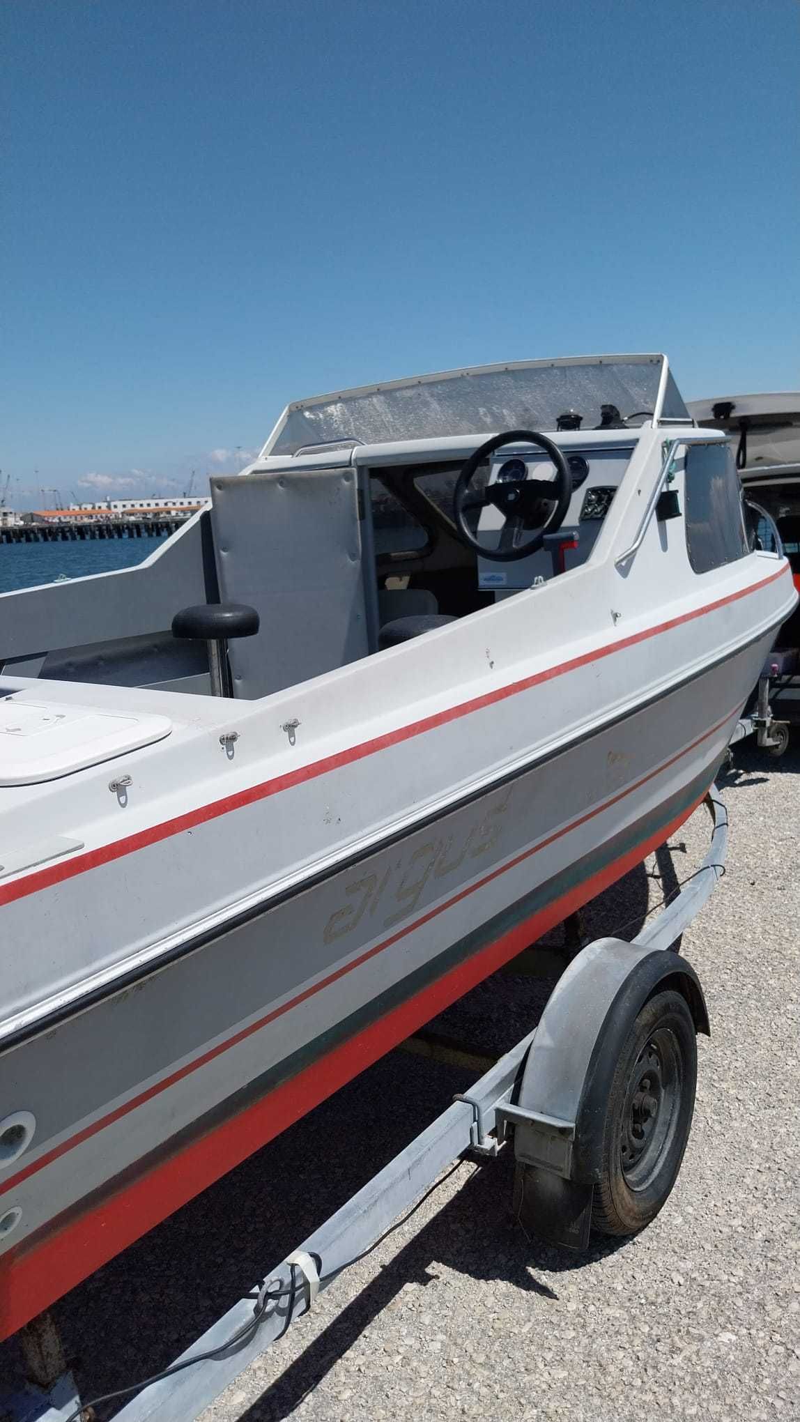 Barco Argus 505D c/ Motor Yamaha 4T 60Cv