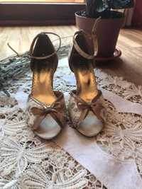 Sapatos Creme e Dourados/Padrão Floral (Casamento e Festas) TAM 36/37