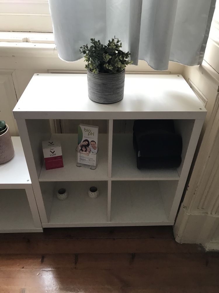 Estante IKEA 4 cubos branca e preto