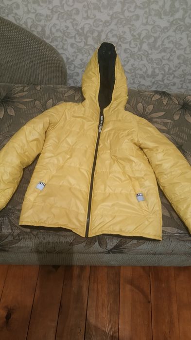 Продам куртку весна-осень на мальчика 10-12лет