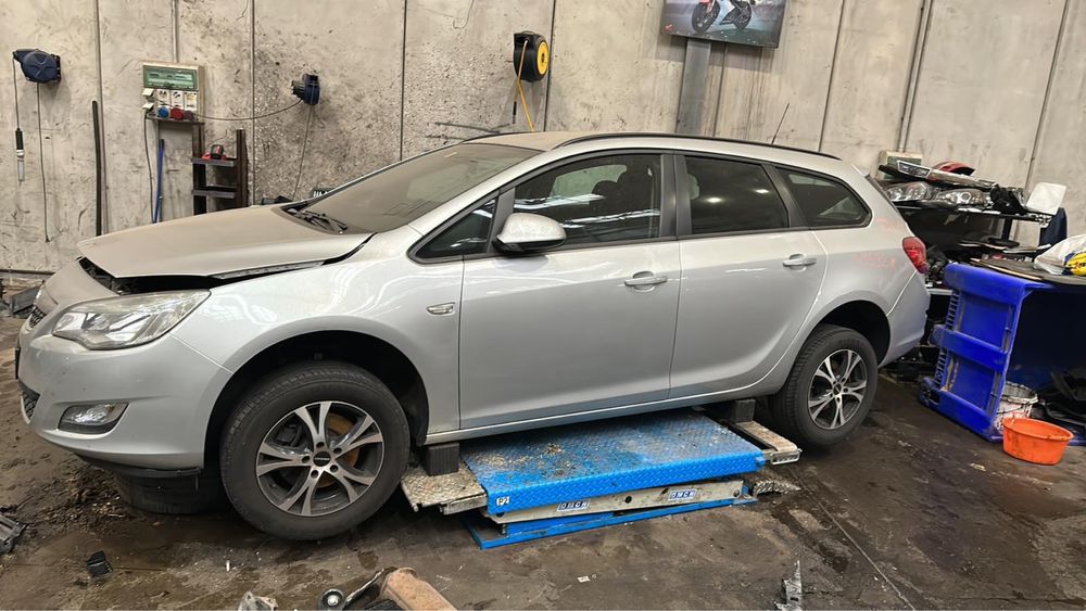 Розборка Opel Astra j опель Астра J 1.7 cdti denso запчастини шрот