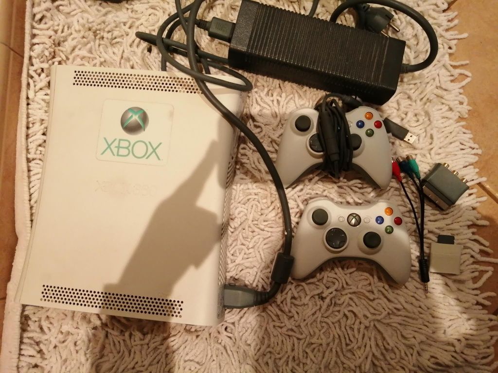 Xbox 360 com 2 comandos