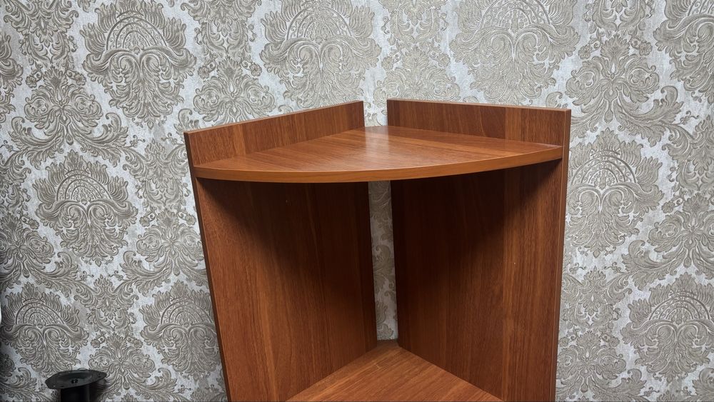 Продам стіл в гарному стані