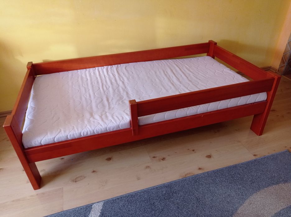 Łóżko dziecięce drewniane z materacem piankowym 160x80