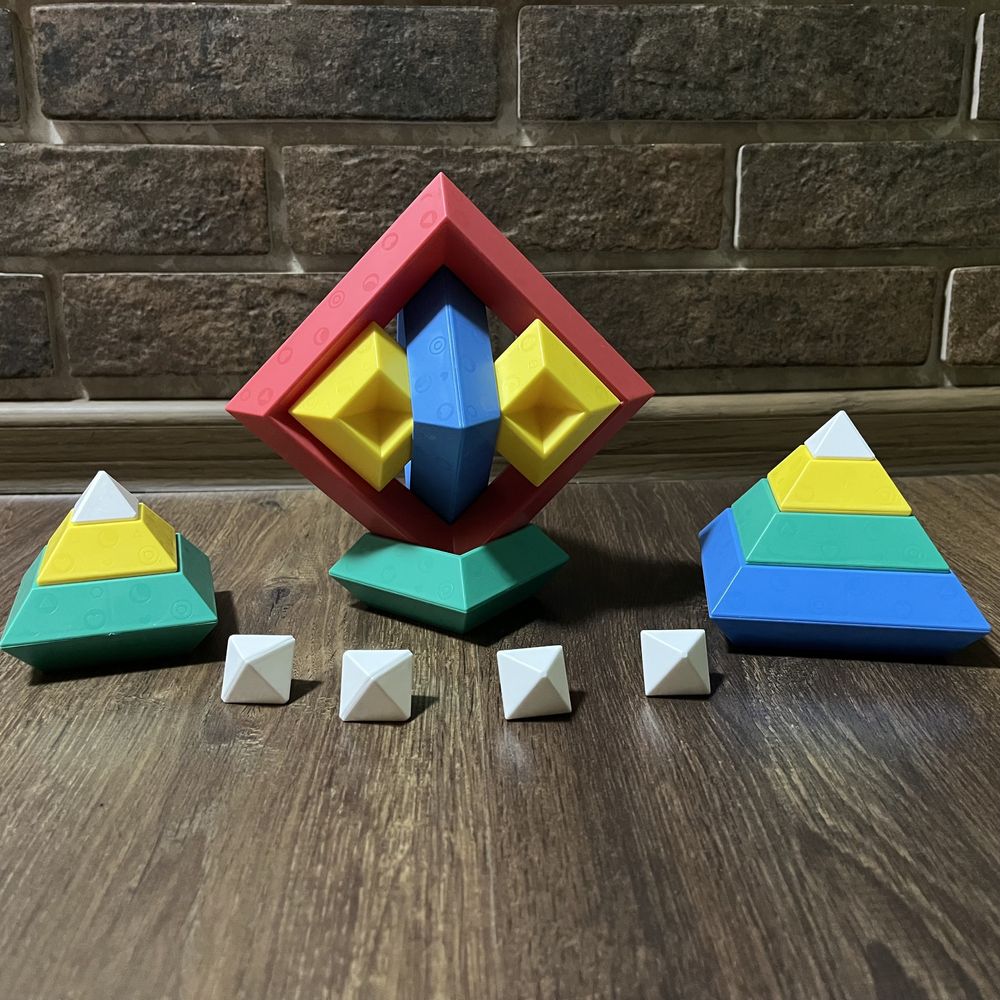 Пірамідка Ерудит пластикова 16 деталей