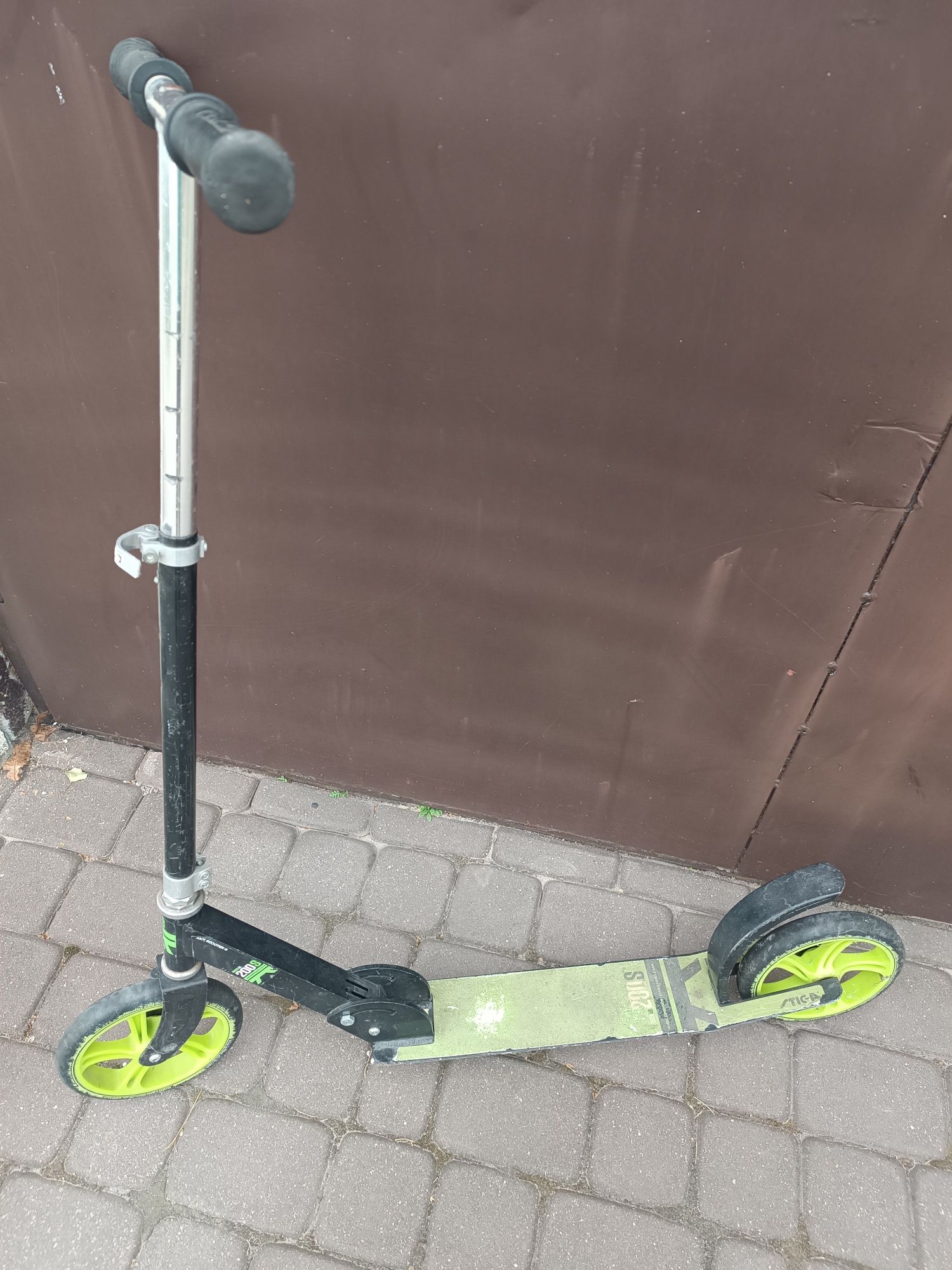 Hulajnoga na dużych kołach