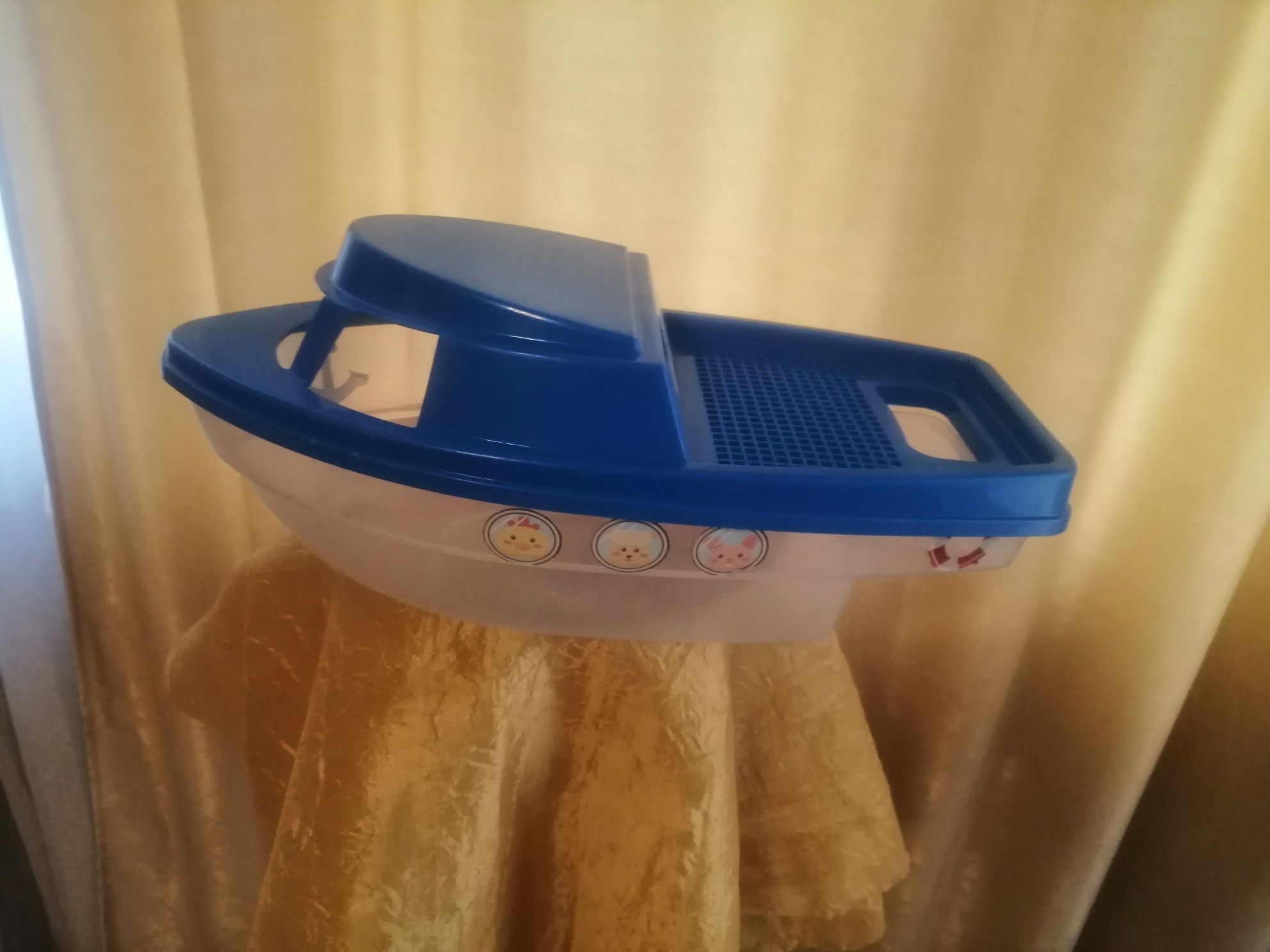 Іграшка кораблик для води та піска