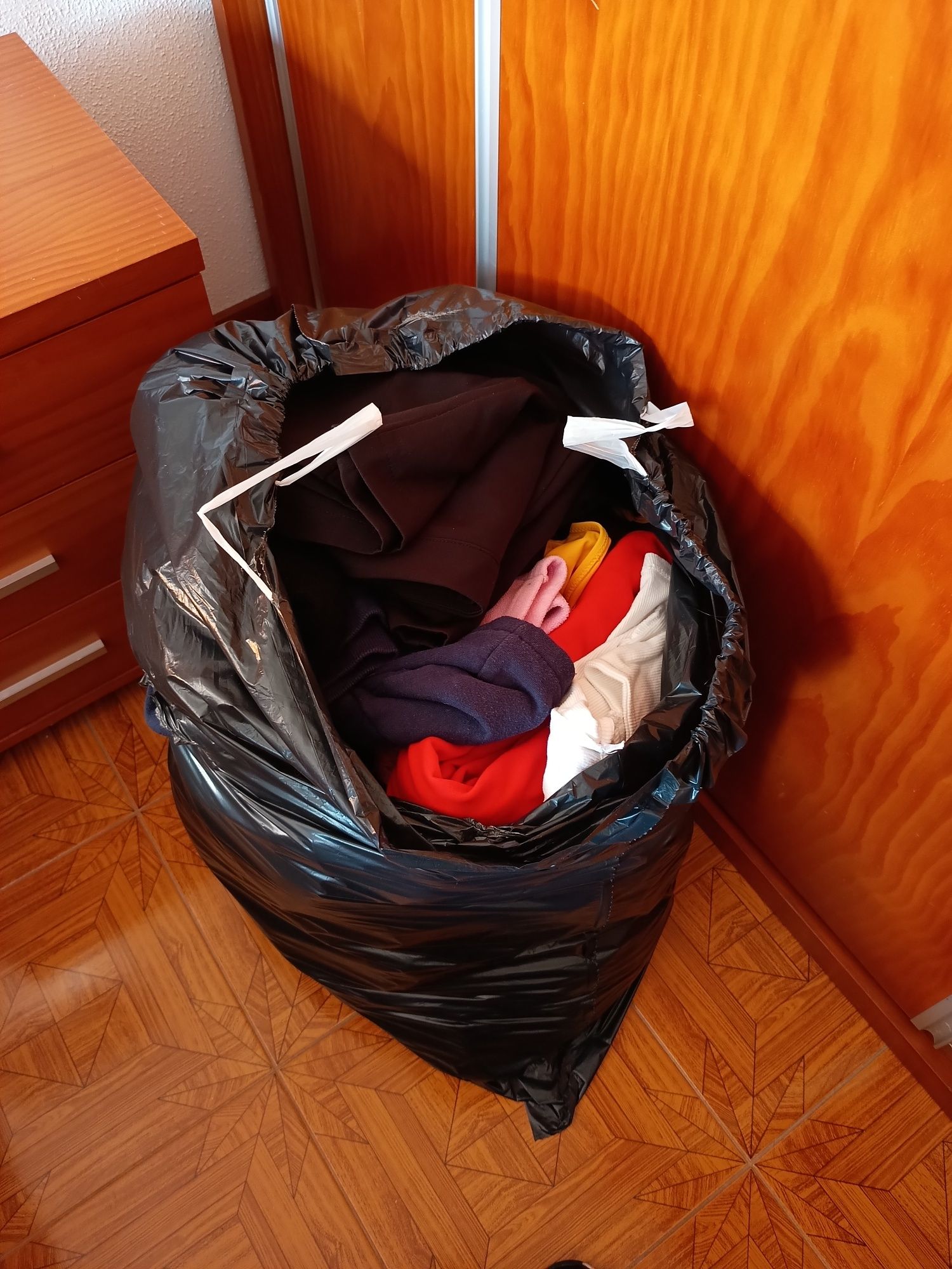Lote de roupa de mulher