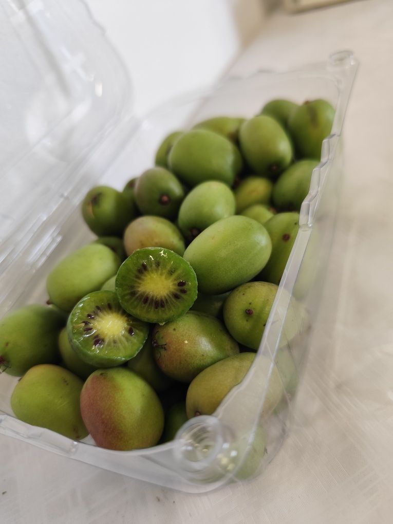 Mini kiwis biológicos