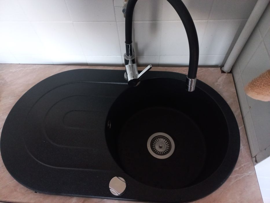Zlewozmywak kuchenny granitowy z baterią