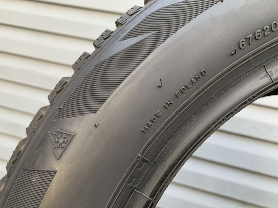 Пара зимових шин Bridgestone 205/55 R16 Blizzak LM001