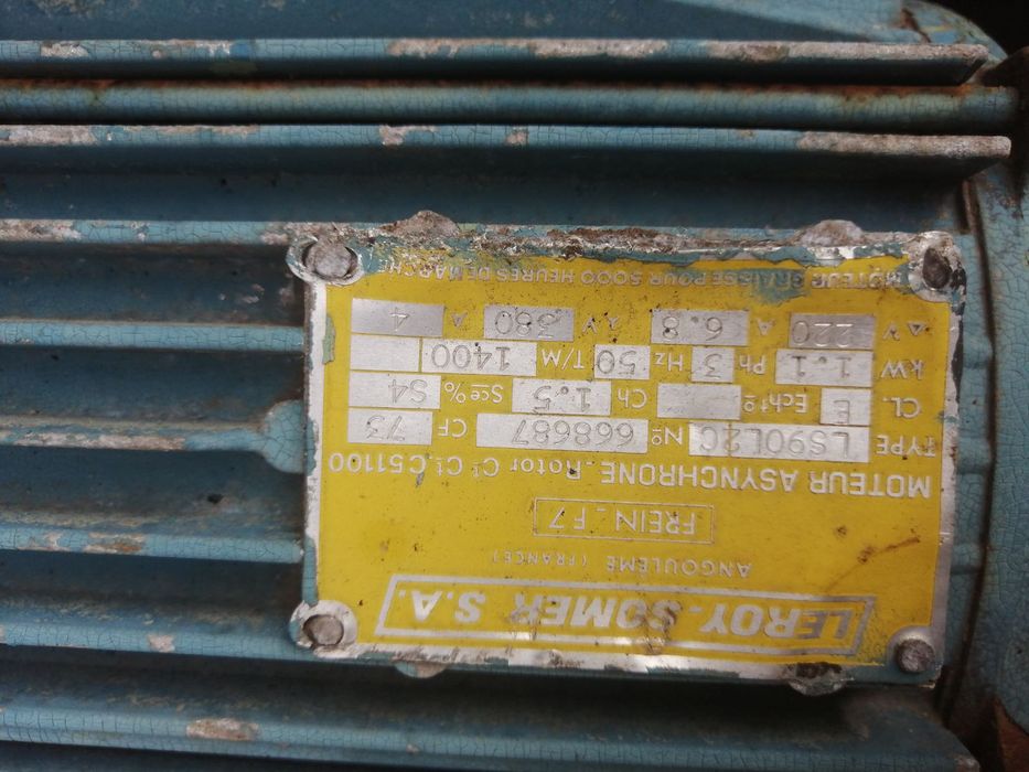 Асинхронные электродвигателя ,в нерабочем состоянии,продам как донора