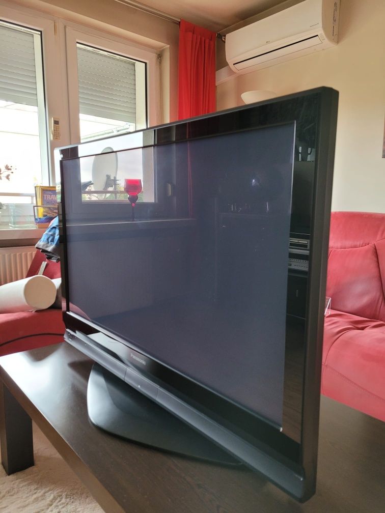 Telewizor panasonic  42 całe th 42v70
