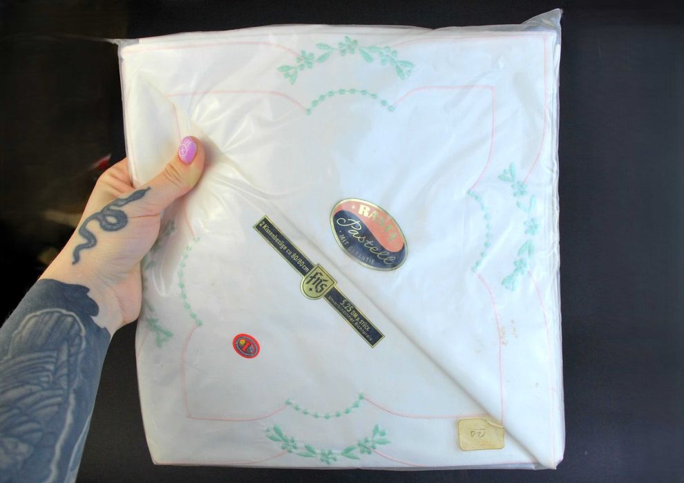 obrus Rasta FNS retro haft lata 60 70 80/80 cm