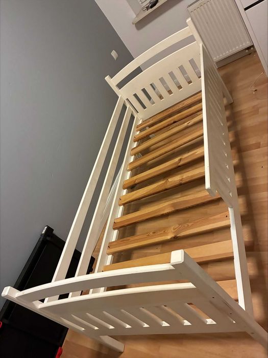 Łóżko piętrowe dla dzieci z szufladami