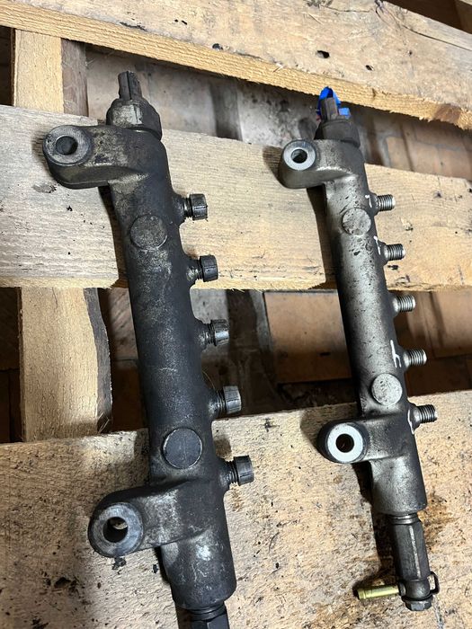 Паливна рампа з датчиком Nissan Navara D40 Pathfinder R51