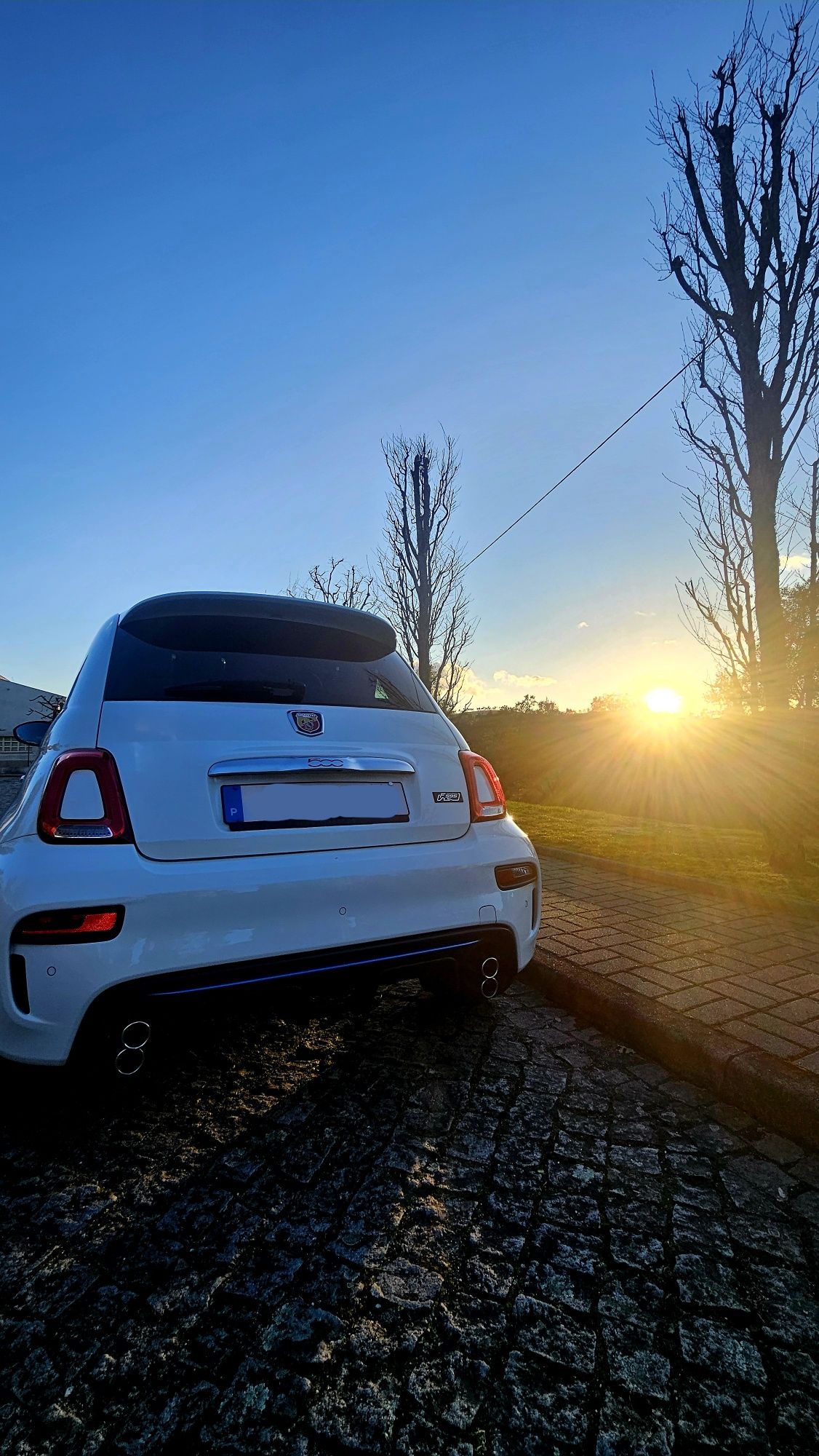 Abarth F595 tributo ao 50.ºaniversário do monolugar da "Formula Italia