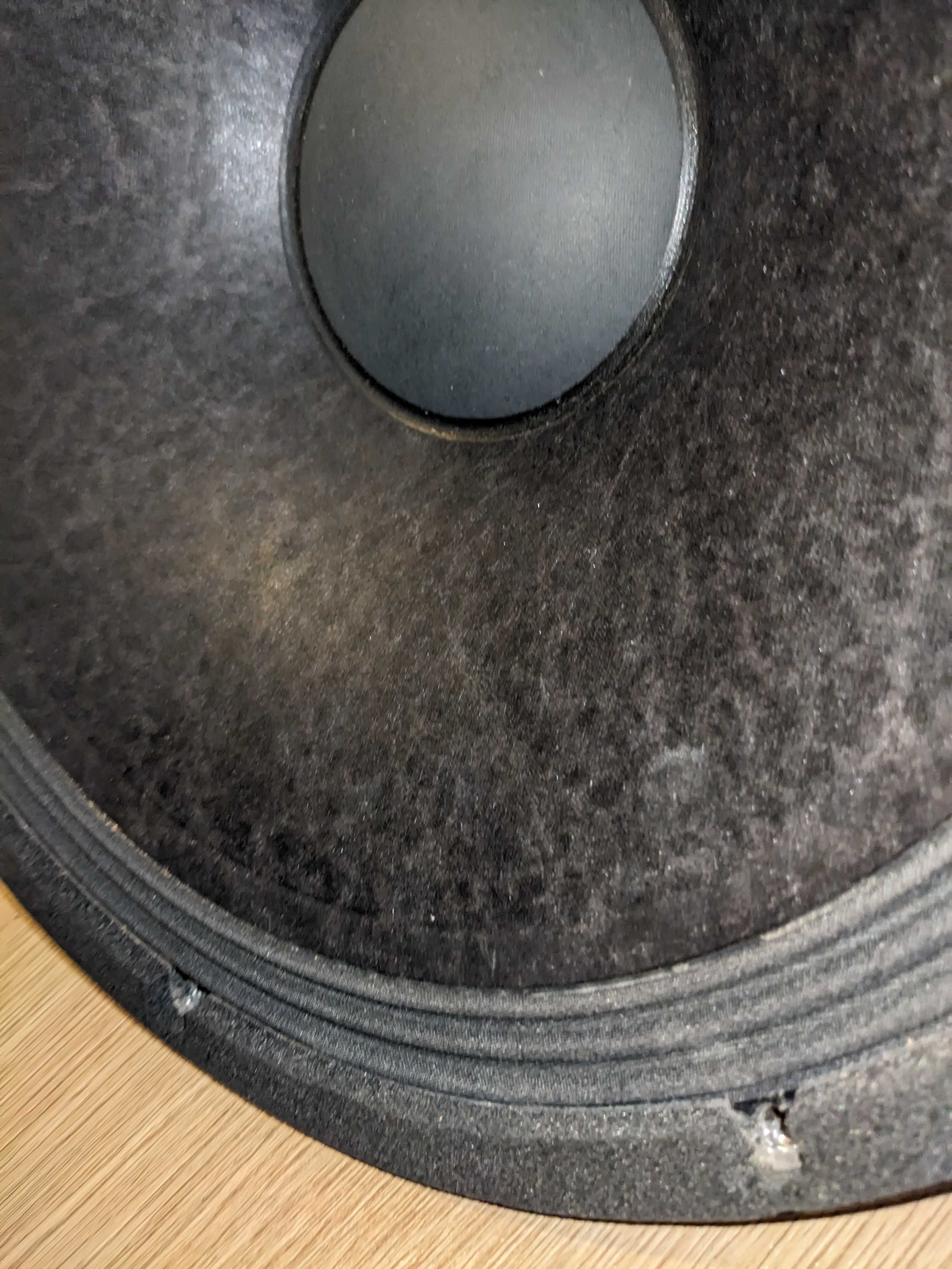 2szt 18sound 15NTLW3500 nowoczesne sub-średniotonowe 15cali 900W