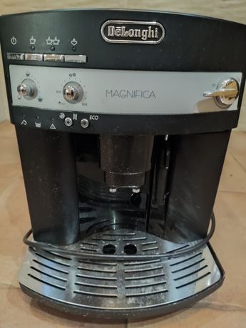 Ekspres do kawy DeLonghi z młynkiem