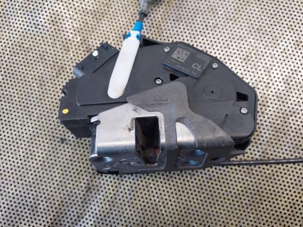 Fechadura / fecho porta frente direito FORD Fiesta VI Van