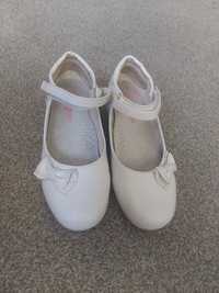 Białe skórzane buty komunijne Wojtyłko rozmiar 33