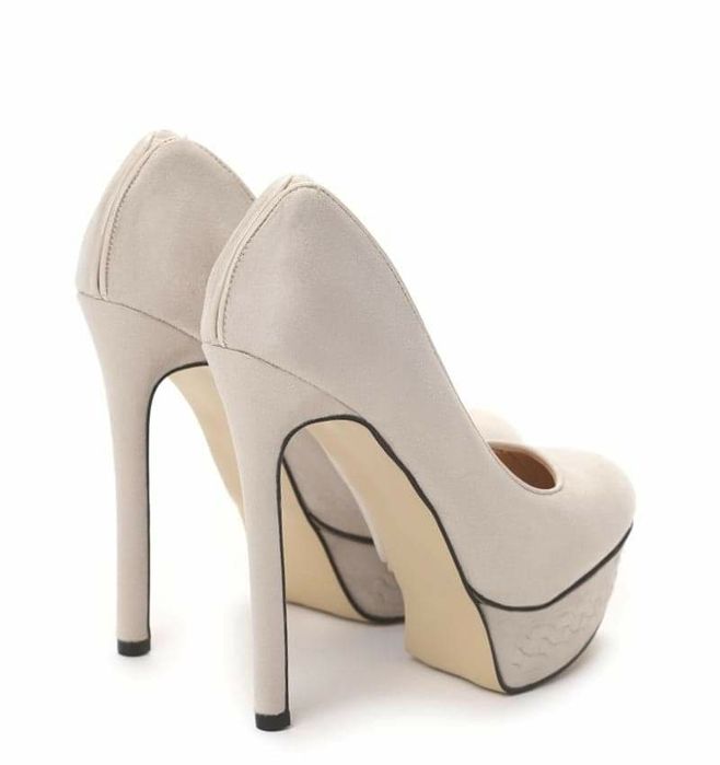 Sprzedam sukienkę i buty .