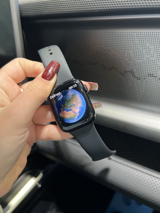 Apple Watch Series 8 (45 мм, чёрные)