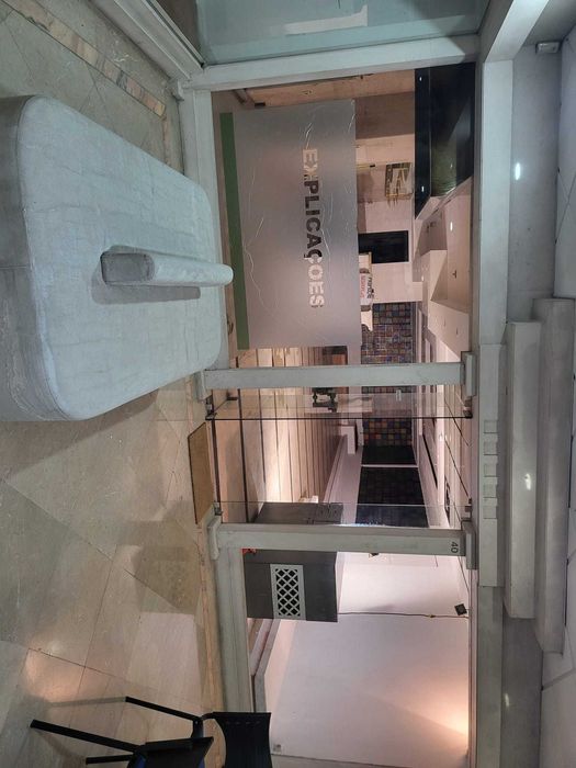 Arrenda Espaço Comercial Avenida João XXI, 72