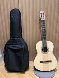 Yamaha Gitara Klasyczna 4/4 z pokrowcem-plecakiem