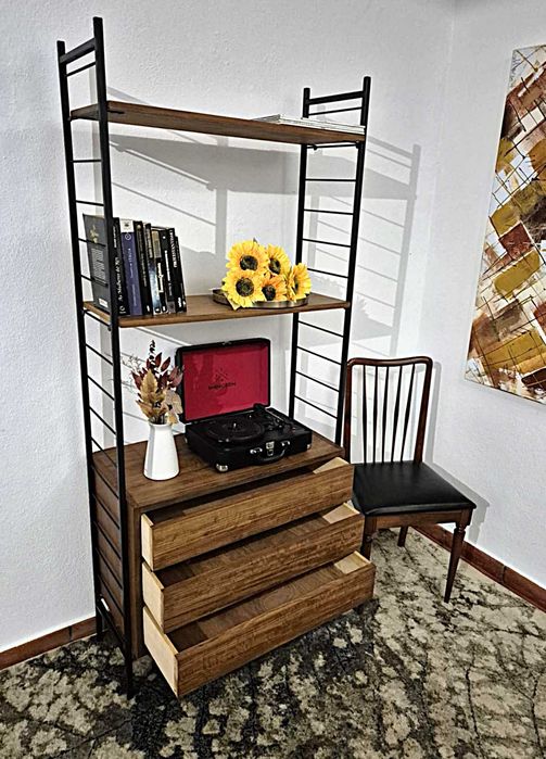 Estante / Prateleira / Livreiro / Aparador / Vintage / Olaio / Anos 70