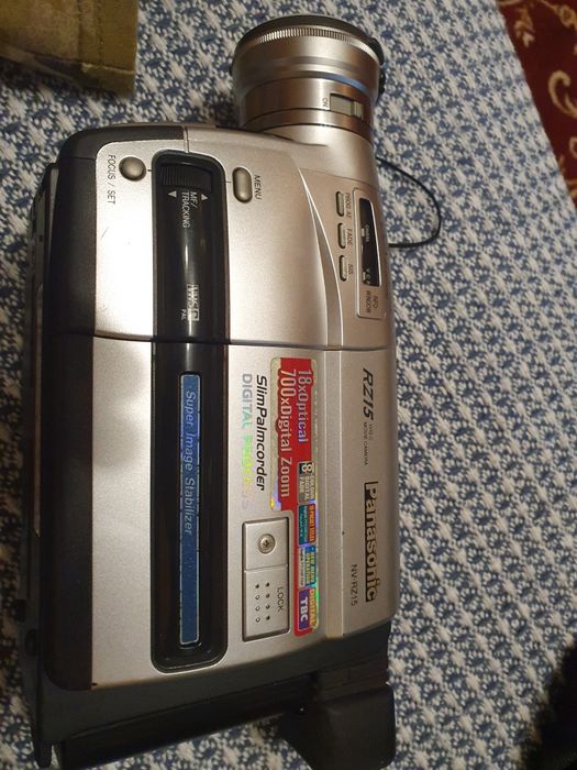 Відеокамера panasonic NV-RZ15E